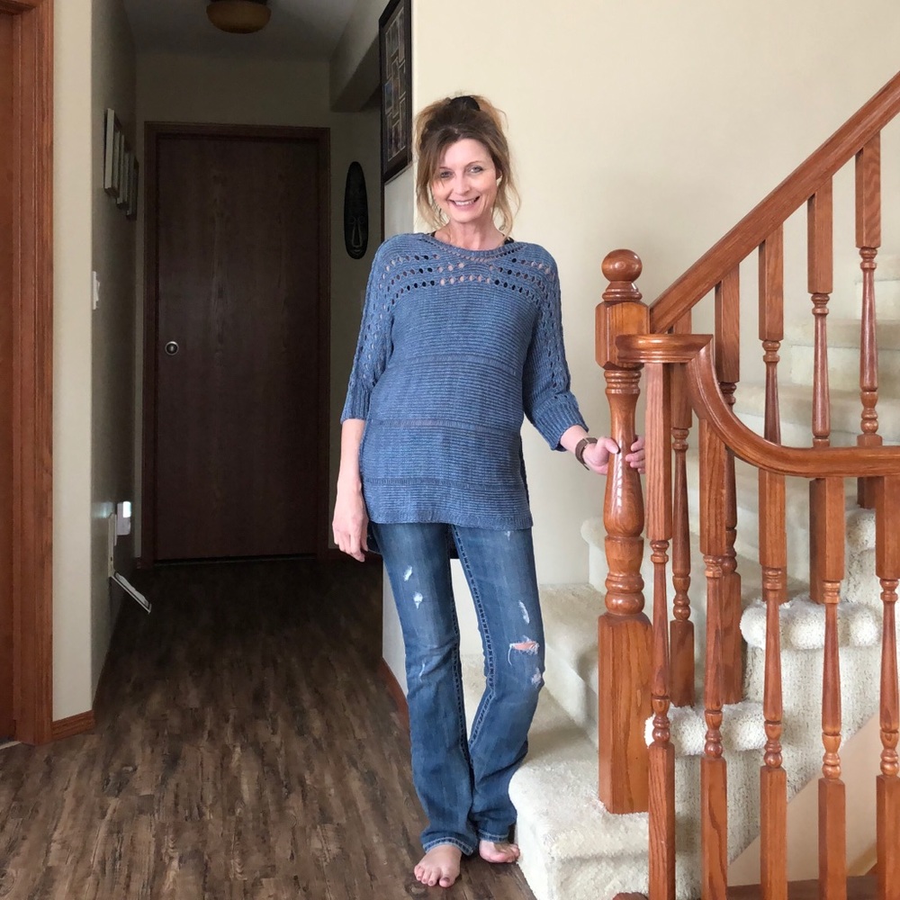 Bua Bua steel blue sweater